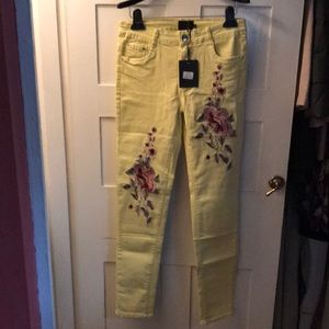 Yellow Embroidered Jeans Sz Med NWT